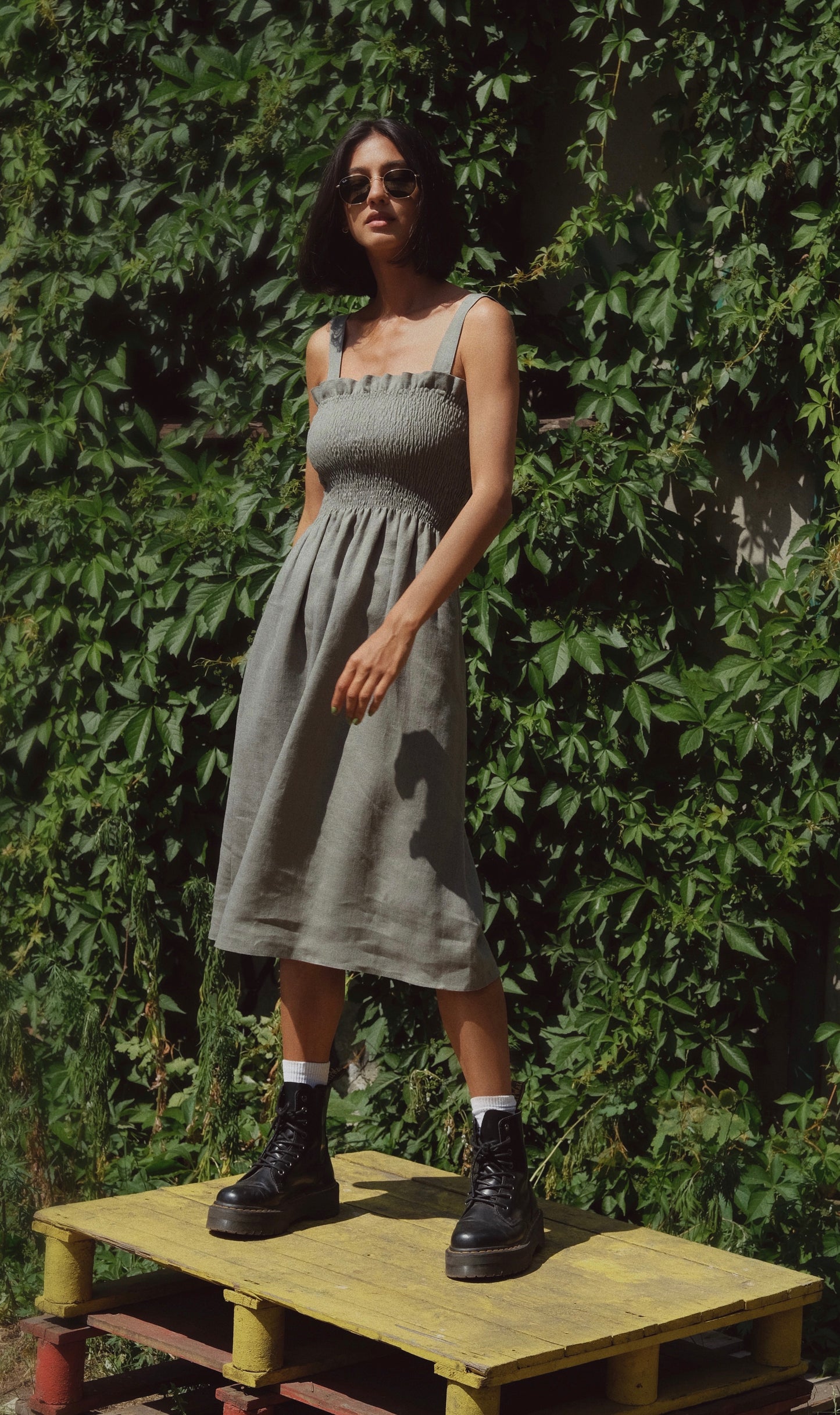 Barcelona Smocked Linen Dress - Olive Green