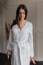Load image into Gallery viewer, Linen Waffle Bath Robe White
