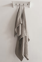 Load image into Gallery viewer, Linen Waffle Towel Set Natural

